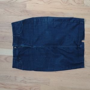 Slim, dark wash denim skirt size 6